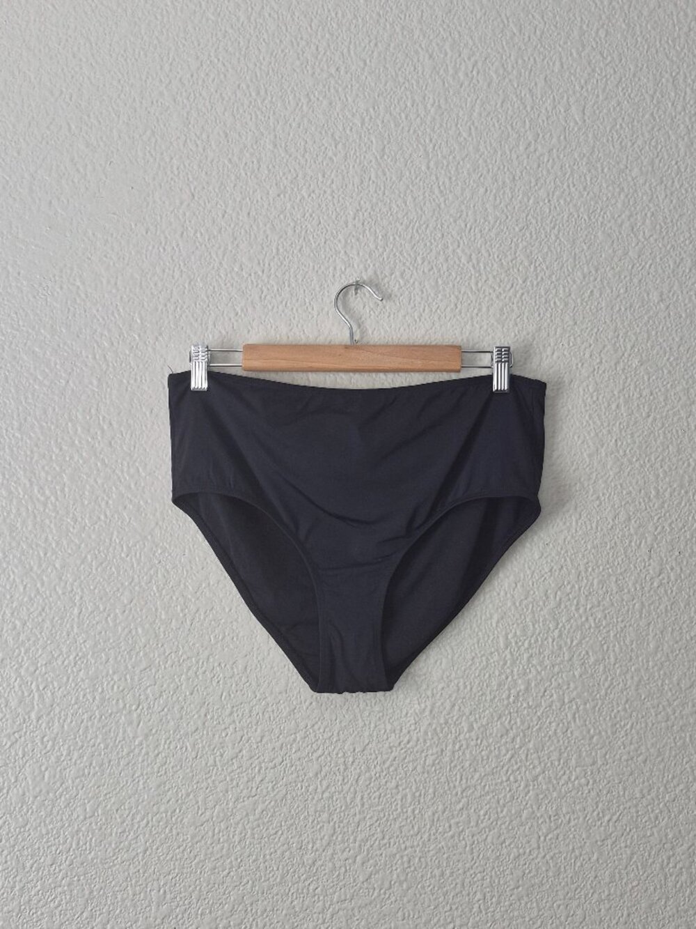 Liz Claiborne Swim Bottoms Womens Large L Black High Waisted Tummy Control NWOT